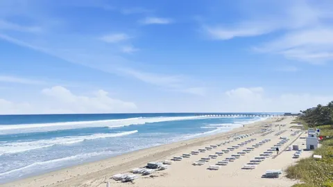 $899,900 | 2780 South Ocean Boulevard, Unit 709, Palm Beach, FL 33480