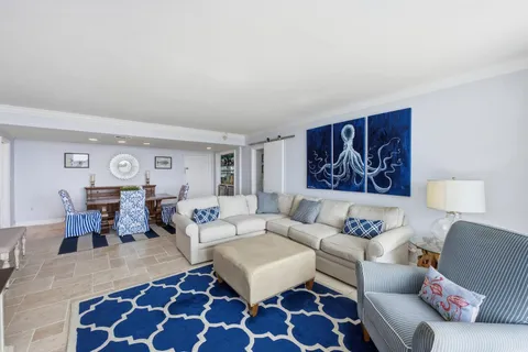 $899,900 | 2780 South Ocean Boulevard, Unit 709, Palm Beach, FL 33480