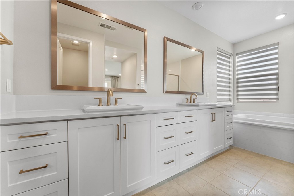 115 Rondo Irvine, CA 92618 - Photo 27 of 31