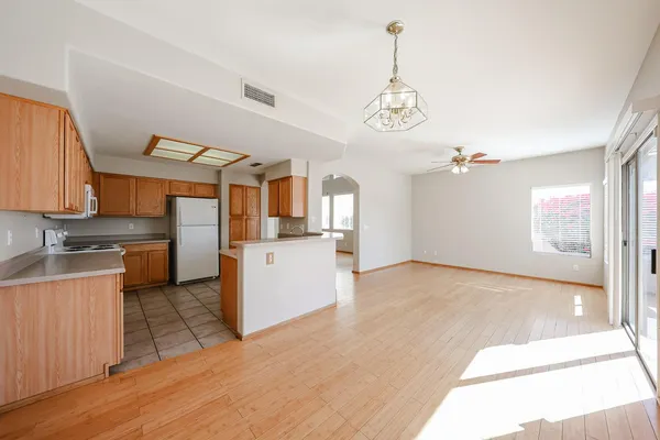 $2,095 | 8419 West Salter Drive, Peoria, AZ 85382