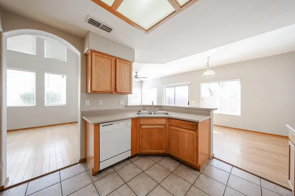 $2,095 | 8419 West Salter Drive, Peoria, AZ 85382