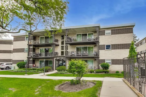 $235,000 | 925 South 8th Avenue, Unit 12, La Grange, IL 60525