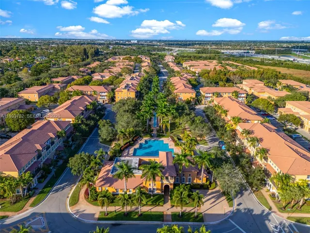 $439,900 | 14629 Southwest 5th Street, Pembroke Pines, FL 33027