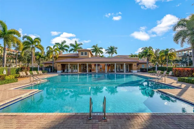 $439,900 | 14629 Southwest 5th Street, Pembroke Pines, FL 33027