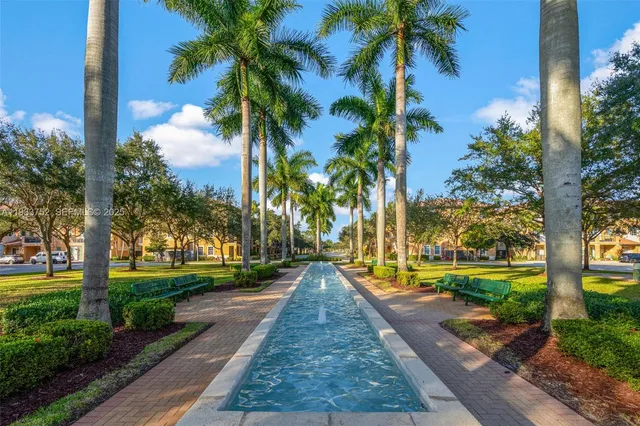 $439,900 | 14629 Southwest 5th Street, Pembroke Pines, FL 33027