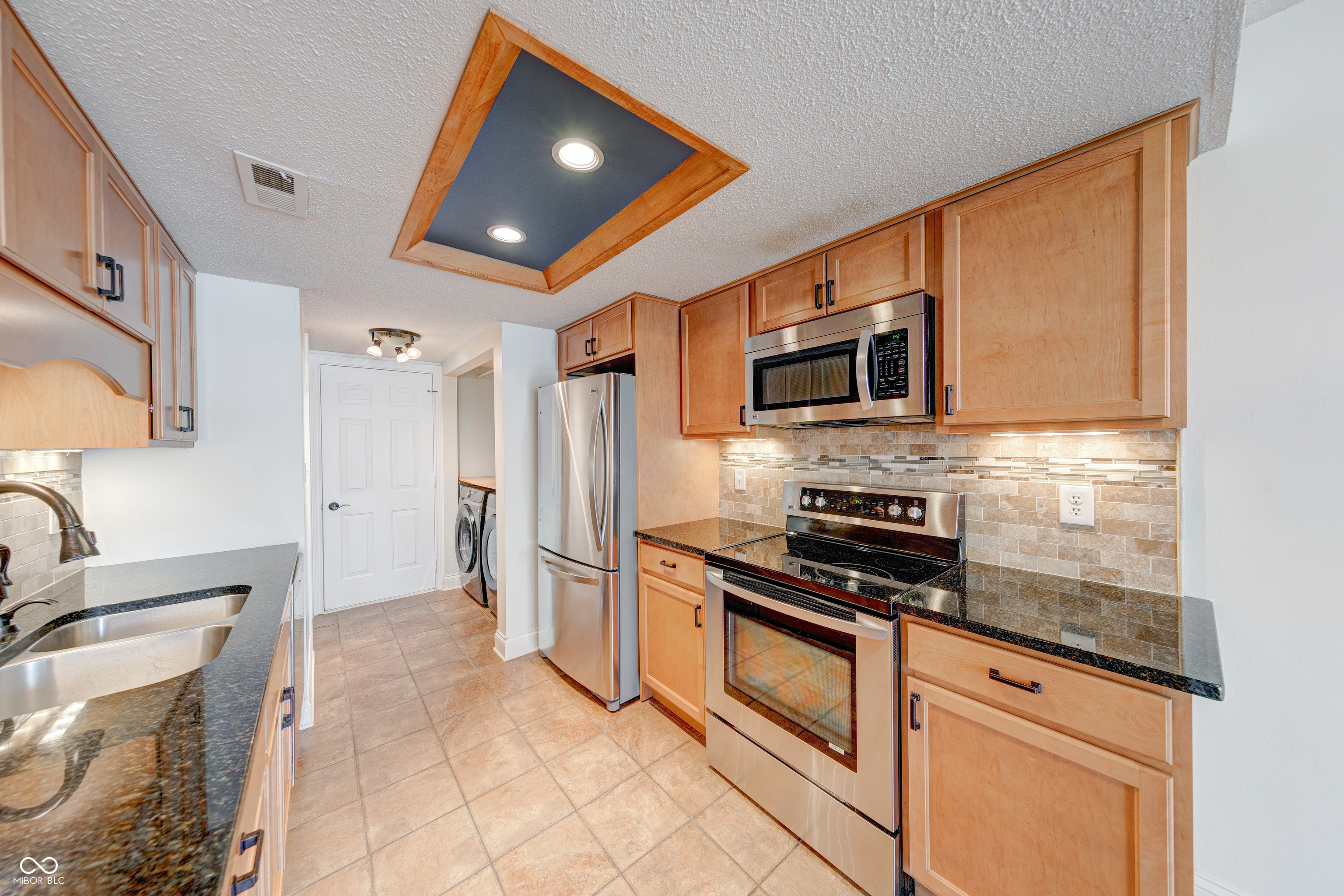 9054 Cornucopia Drive Indianapolis, IN 46268 - Photo 12 of 35