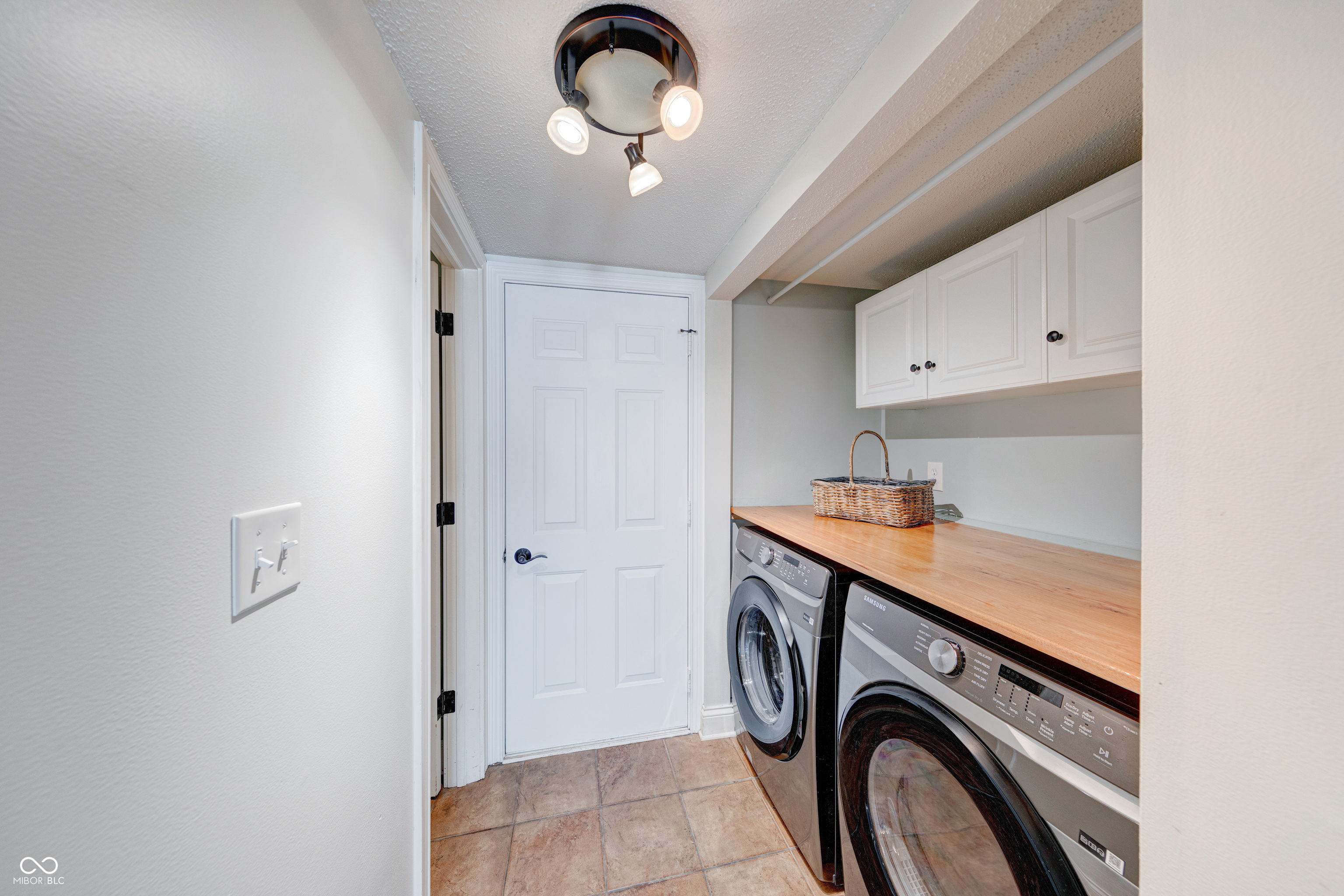 9054 Cornucopia Drive Indianapolis, IN 46268 - Photo 16 of 35