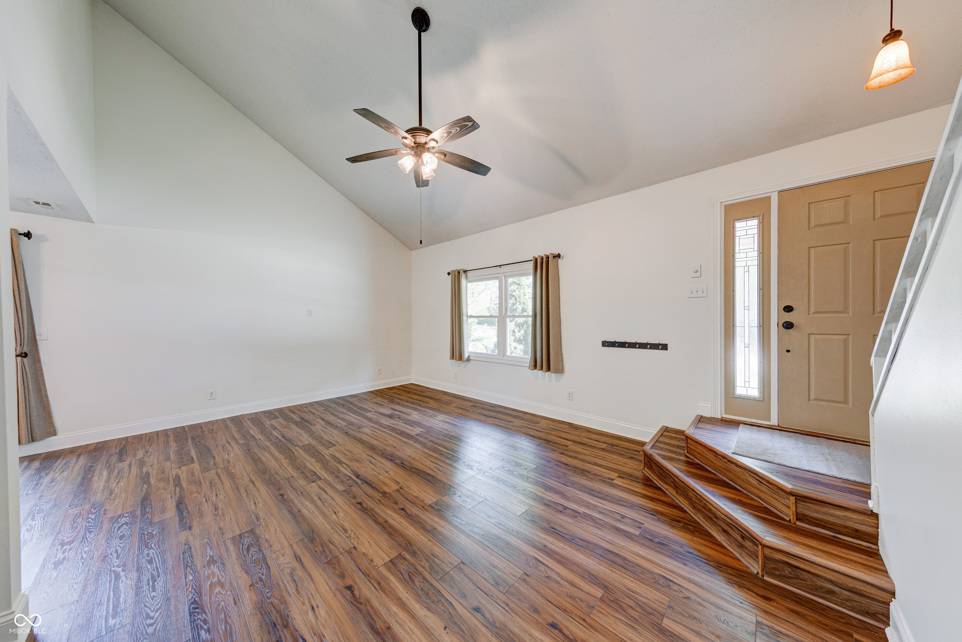 9054 Cornucopia Drive Indianapolis, IN 46268 - Photo 7 of 35