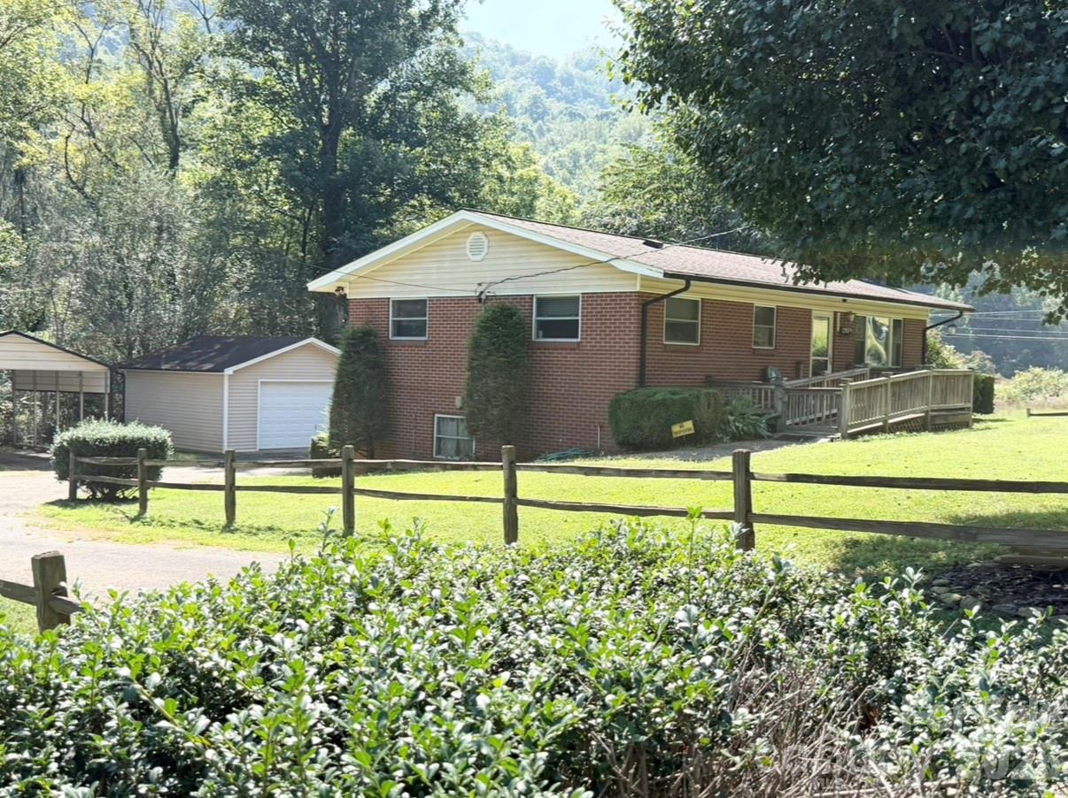 2985 Collettsville Road Lenoir, NC 28645 - Photo 3 of 25 Gallery Image 3