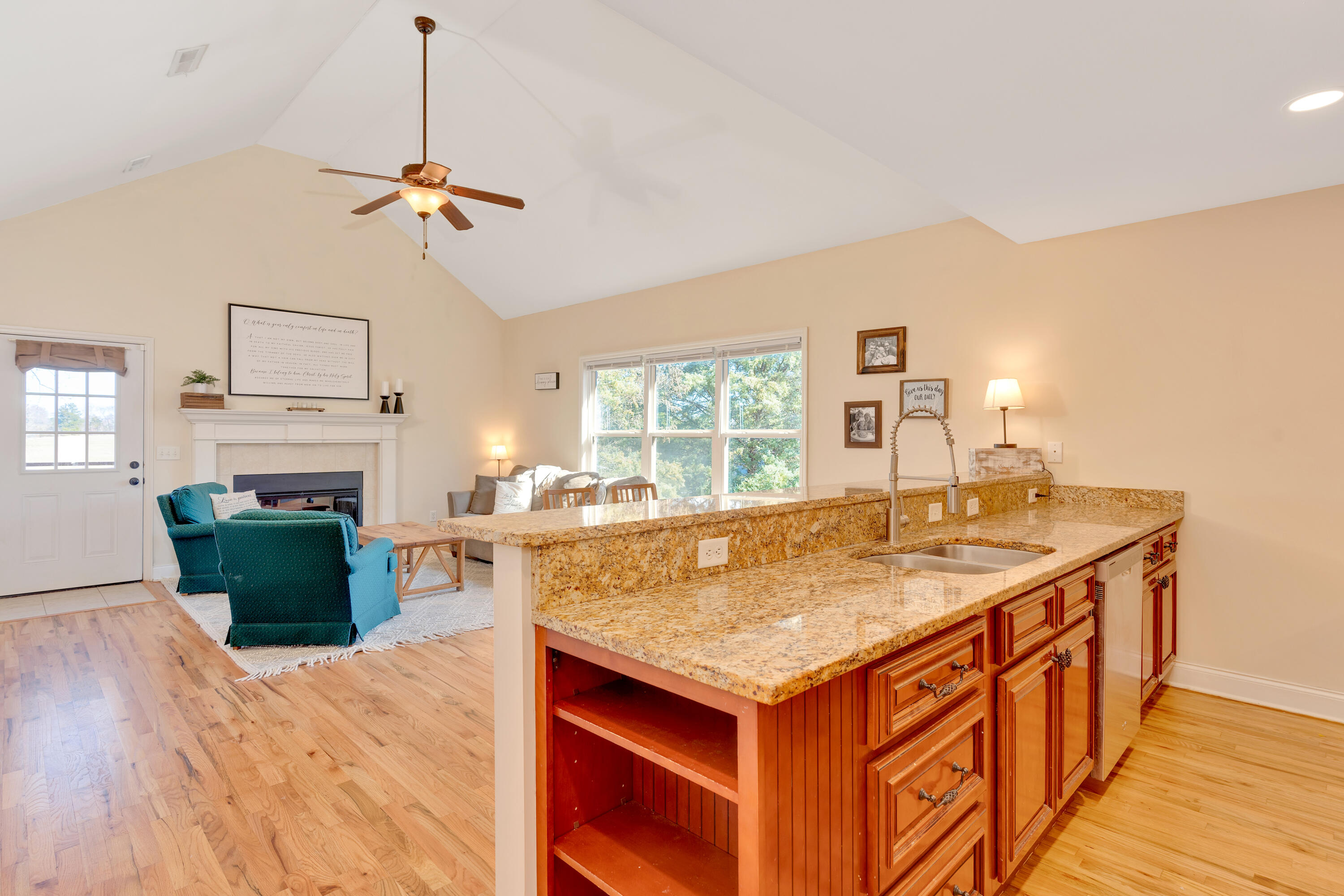 151 Fieldstone Cmns Rock Spring, GA 30739 - Photo 7 of 35 151-Fieldstone-Commons-High-Res-Photos-1