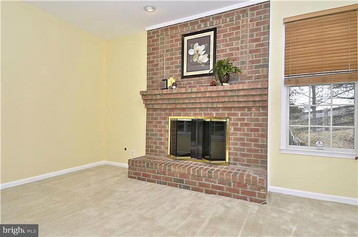 9804 Clarks Crossing Road Vienna, VA 22182 - Photo 10 of 30 Family Room