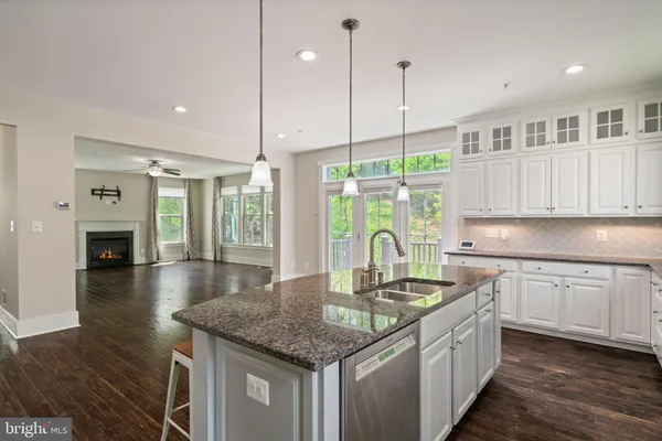 $975,000 | 17136 Gullwing Drive, Dumfries, VA 22026