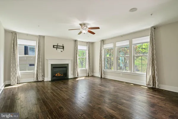 $975,000 | 17136 Gullwing Drive, Dumfries, VA 22026