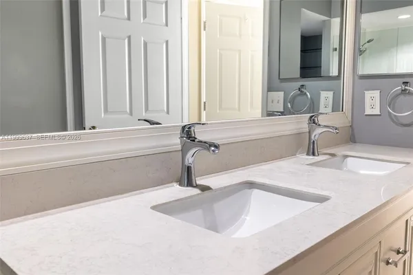 $2,800 | 3255 Northeast 184th Street, Unit 12215, Aventura, FL 33160