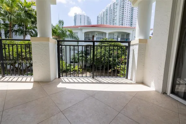 $2,800 | 3255 Northeast 184th Street, Unit 12215, Aventura, FL 33160