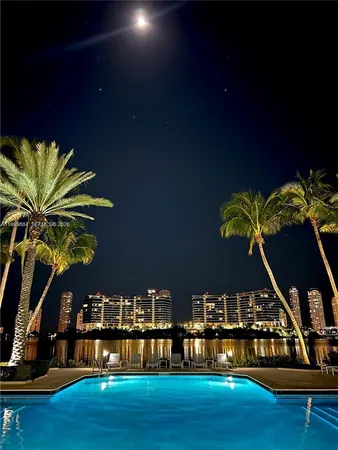 $2,800 | 3255 Northeast 184th Street, Unit 12215, Aventura, FL 33160