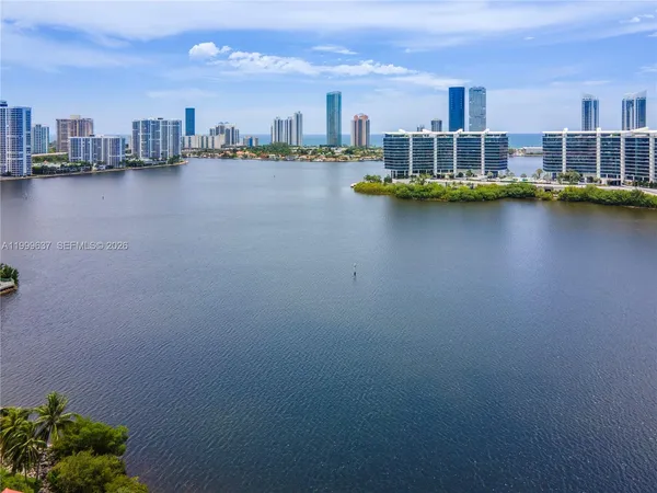 $2,800 | 3255 Northeast 184th Street, Unit 12215, Aventura, FL 33160