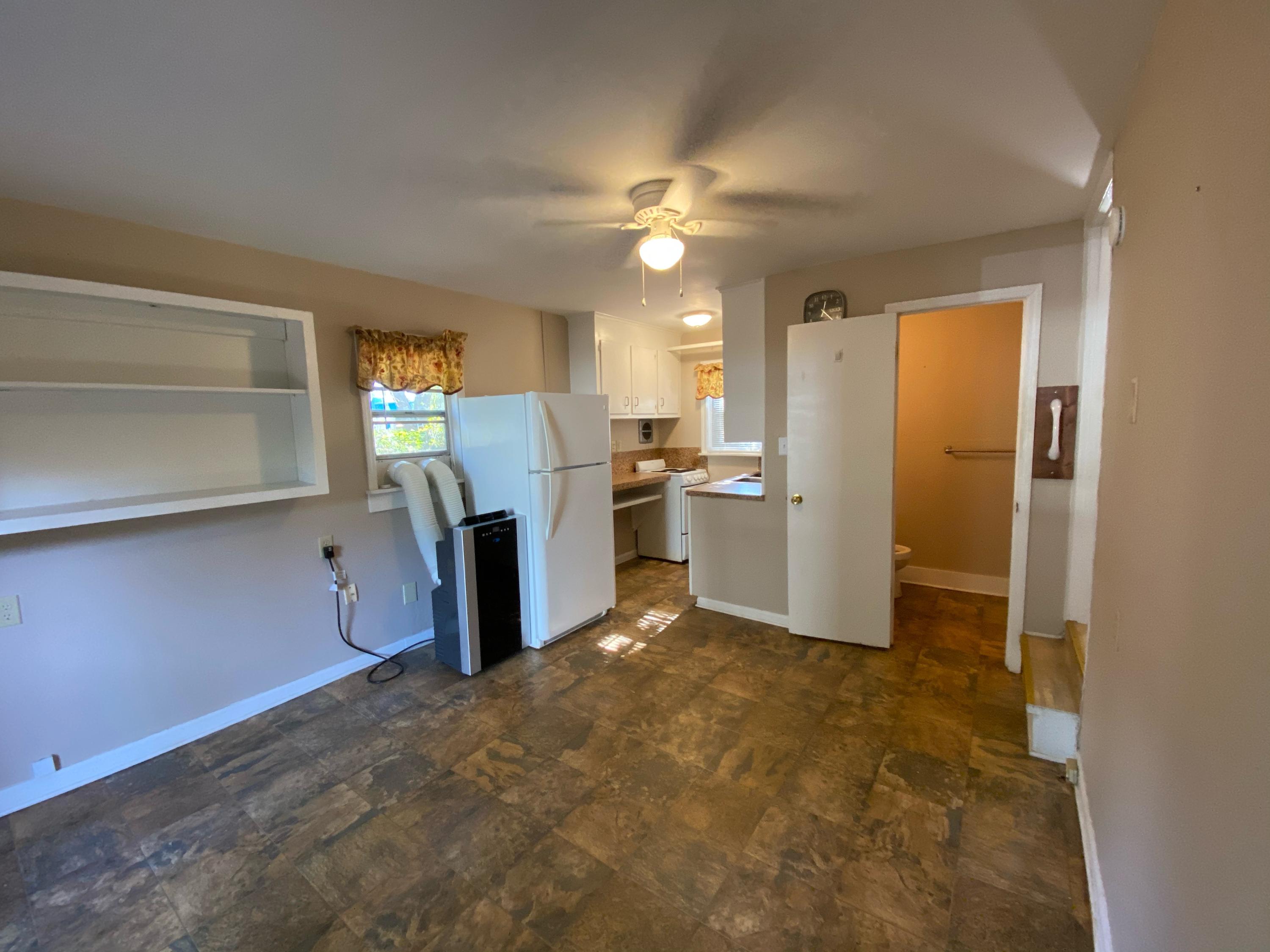 3 1/2 Apollo Road Charleston, SC 29407 - Photo 3 of 9 Living room