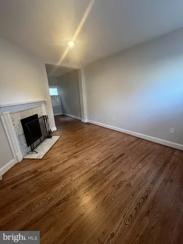 a view of bedroom and bedroom