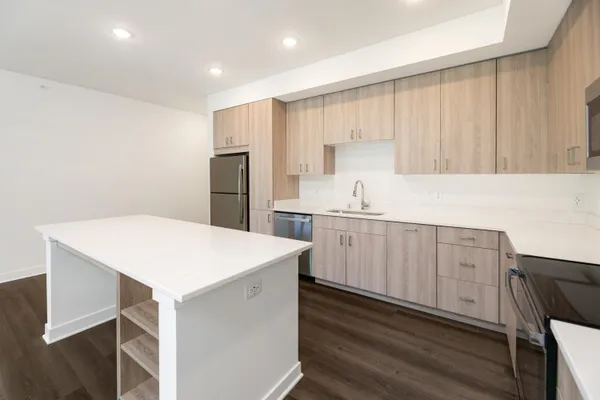 $2,675 | 1818 West Mildenhall Drive, Unit 1902, Oak Creek, WI 53154