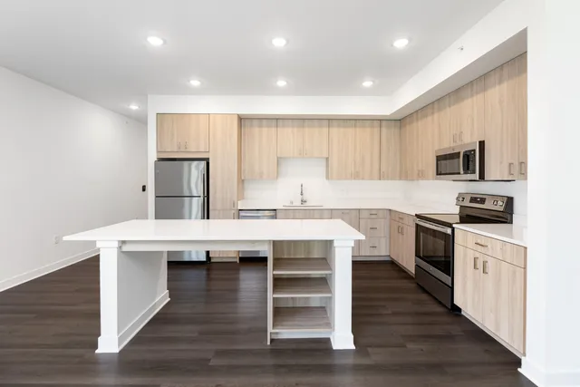 $2,675 | 1818 West Mildenhall Drive, Unit 1902, Oak Creek, WI 53154