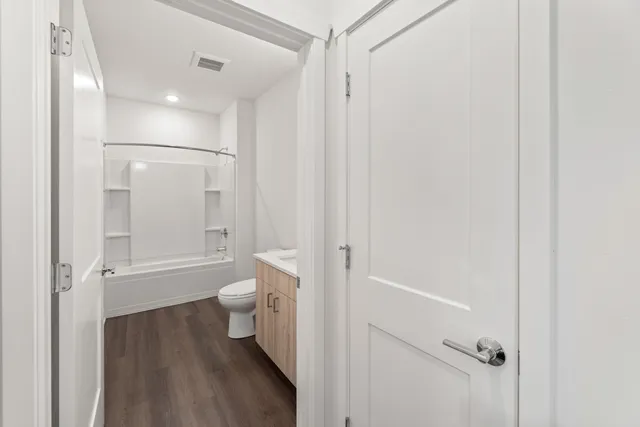 $2,675 | 1818 West Mildenhall Drive, Unit 1902, Oak Creek, WI 53154