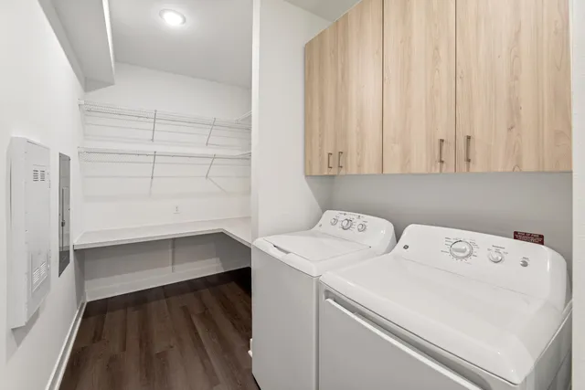 $2,675 | 1818 West Mildenhall Drive, Unit 1902, Oak Creek, WI 53154