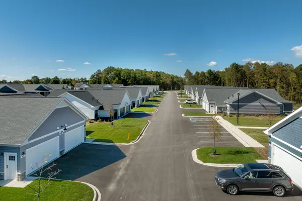 $2,675 | 1818 West Mildenhall Drive, Unit 1902, Oak Creek, WI 53154