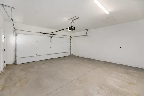 $2,675 | 1818 West Mildenhall Drive, Unit 1902, Oak Creek, WI 53154