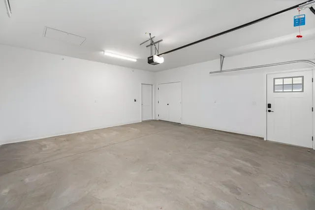 $2,675 | 1818 West Mildenhall Drive, Unit 1902, Oak Creek, WI 53154