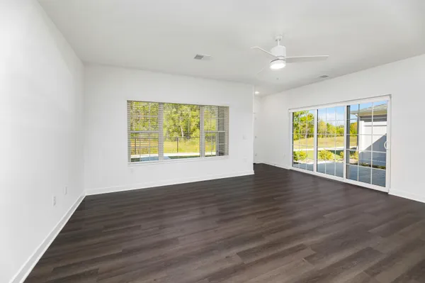 $2,675 | 1818 West Mildenhall Drive, Unit 1902, Oak Creek, WI 53154