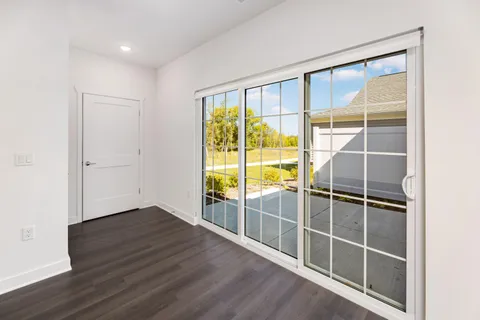 $2,675 | 1818 West Mildenhall Drive, Unit 1902, Oak Creek, WI 53154