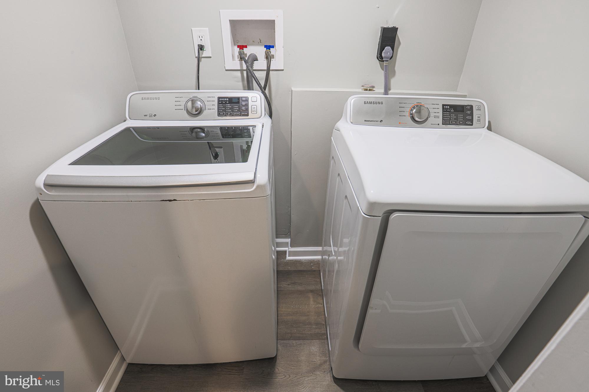 1322 Limit Avenue Baltimore, MD 21239 - Photo 28 of 31 a utility room with dryer and washer
