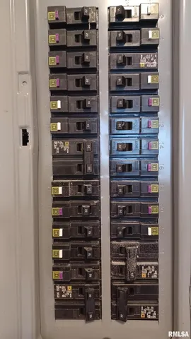 $239,900 | 822 6th Avenue South, Clinton, IA 52732