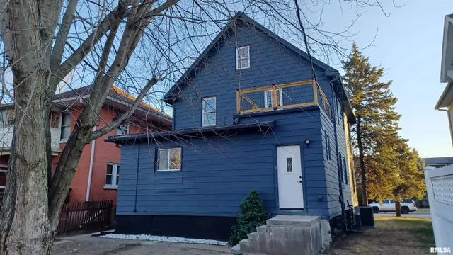 $239,900 | 822 6th Avenue South, Clinton, IA 52732