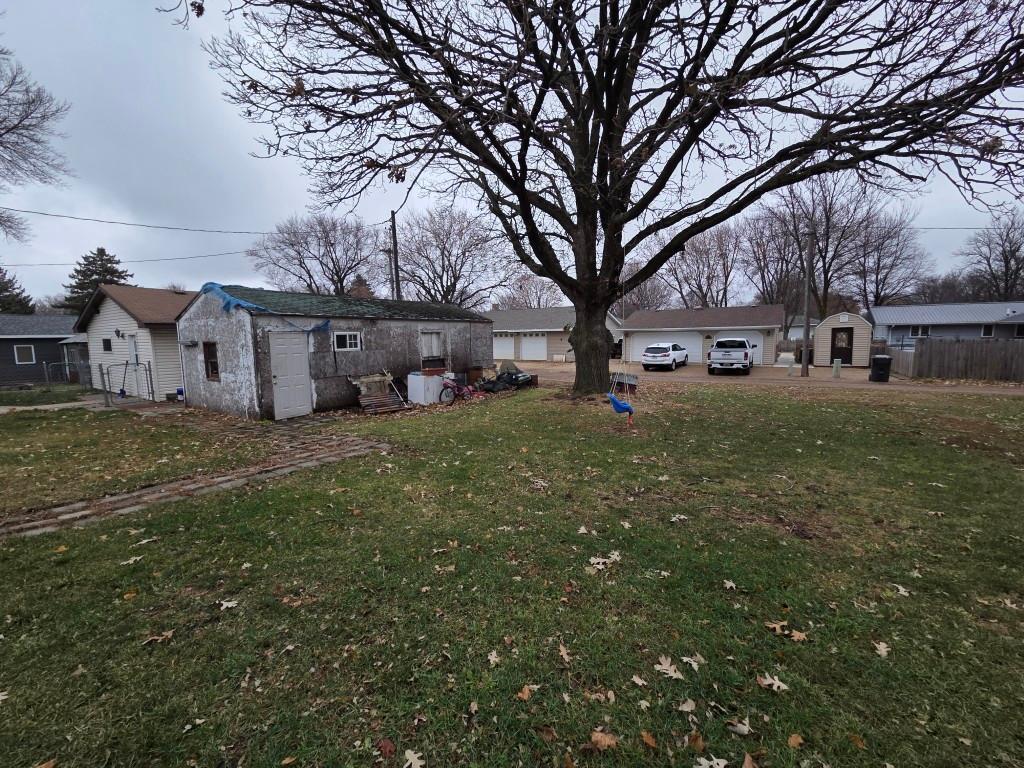 206 Chicago Street Lakefield, MN 56150 - Photo 2 of 10