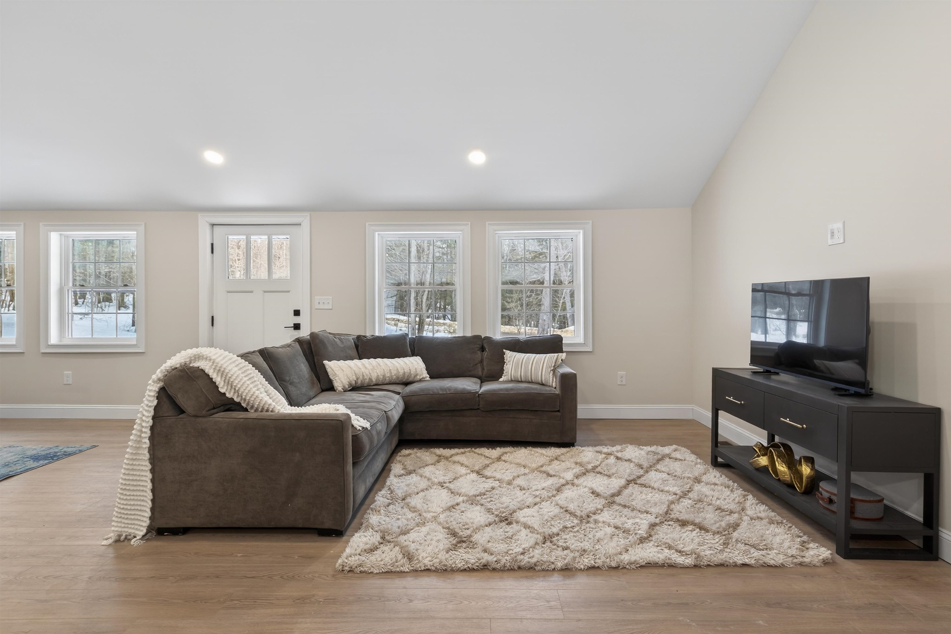 33 McCrillis Road Nottingham, NH 03290 - Photo 11 of 49 Gallery Image 11