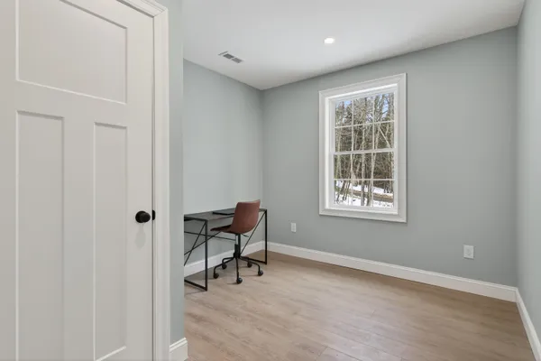 $700,000 | 33 McCrillis Road, Nottingham, NH 03290