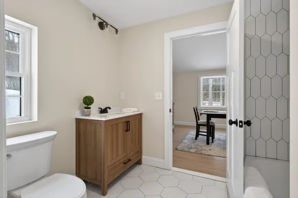 $650,000 | 33 McCrillis Road, Nottingham, NH 03290