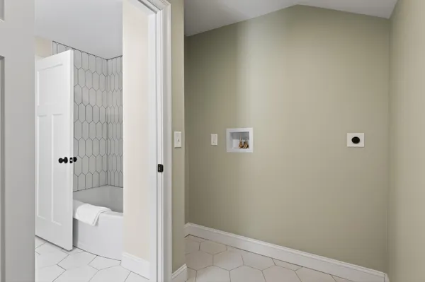 $650,000 | 33 McCrillis Road, Nottingham, NH 03290