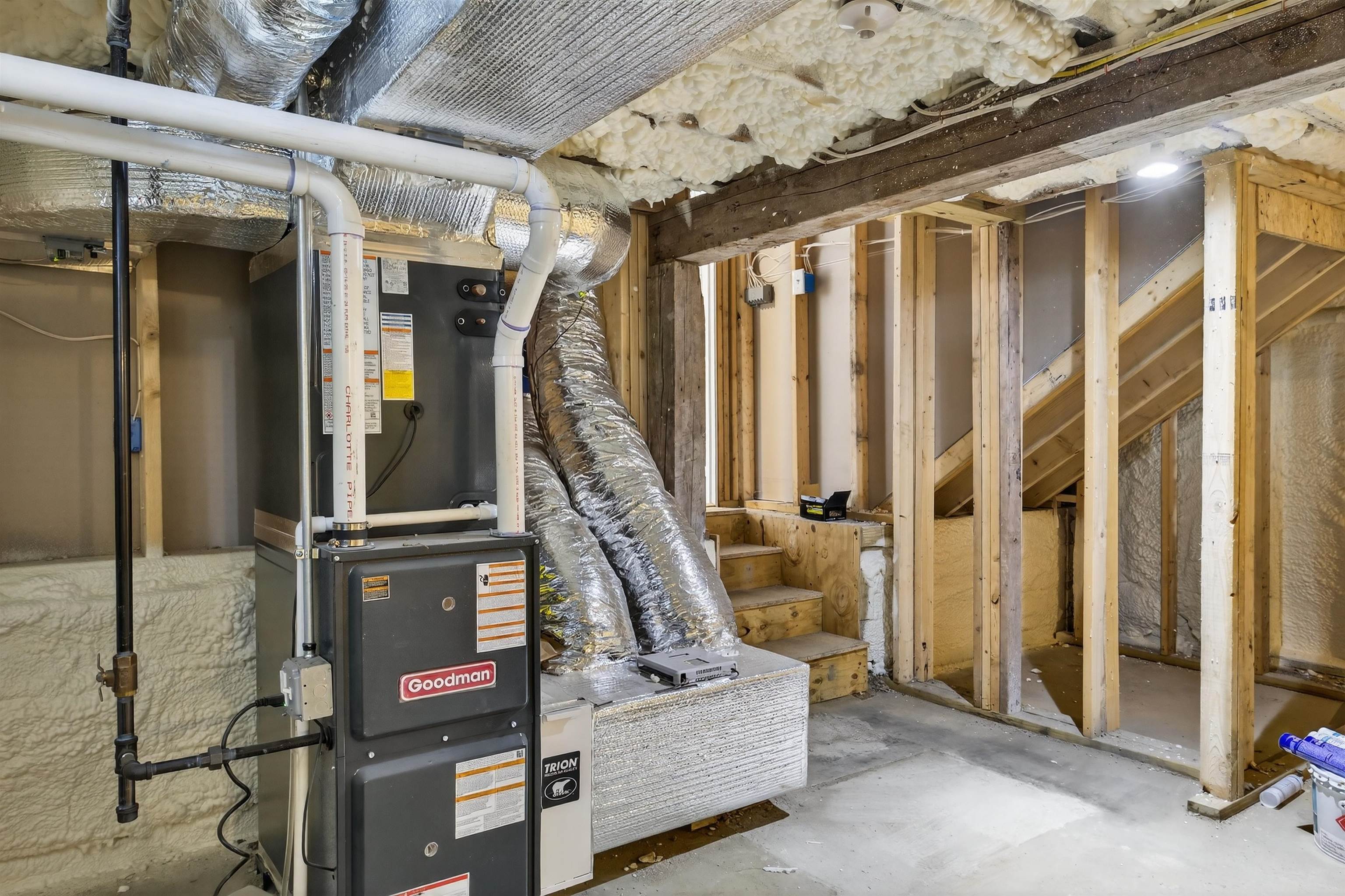 33 McCrillis Road Nottingham, NH 03290 - Photo 31 of 48