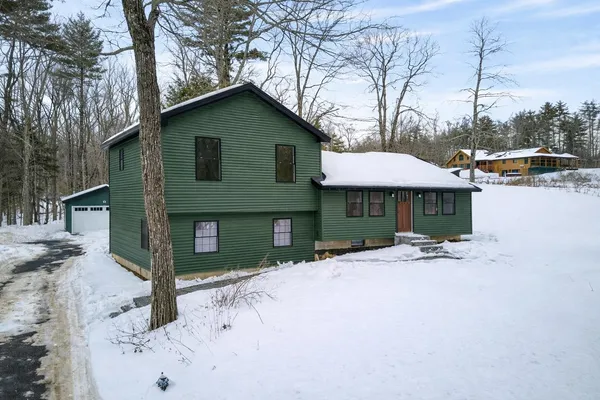 $650,000 | 33 McCrillis Road, Nottingham, NH 03290