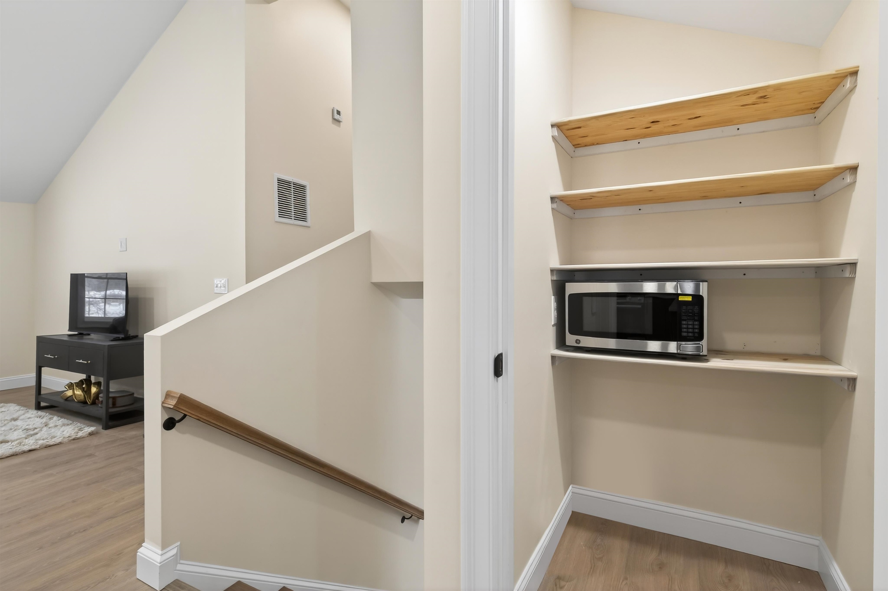 33 McCrillis Road Nottingham, NH 03290 - Photo 8 of 48