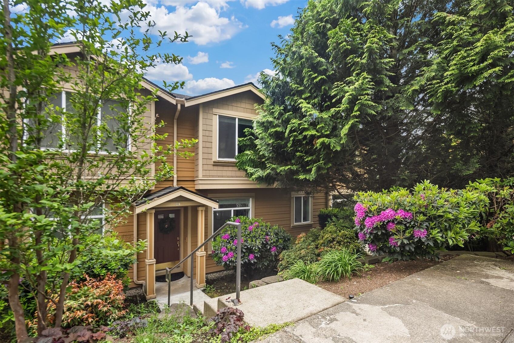 23300 Southeast Black Nugget Road, Unit M2 Issaquah, WA 98029 - Photo 1 of 36