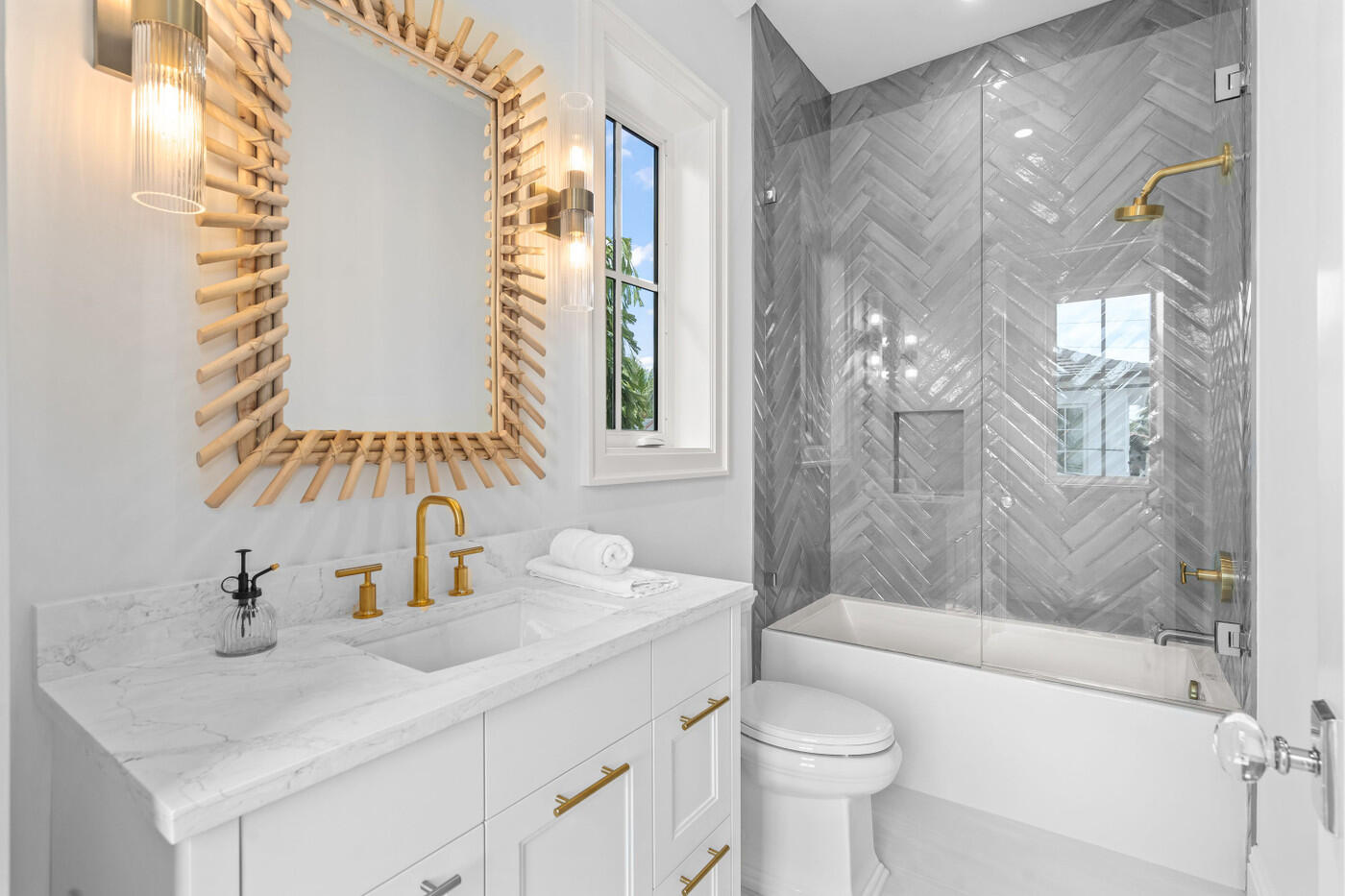 5528 Hibiscus Road Jupiter, FL 33458 - Photo 23 of 41 24