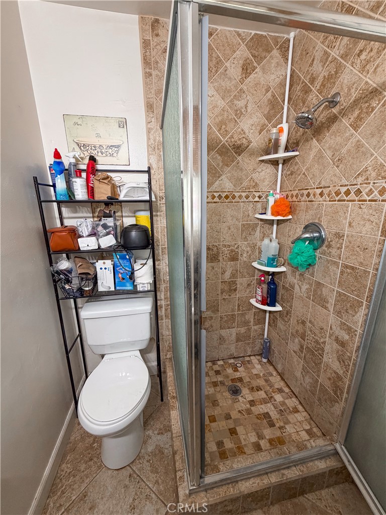 3216 Nottingham Avenue Merced, CA 95340 - Photo 7 of 7 master bath