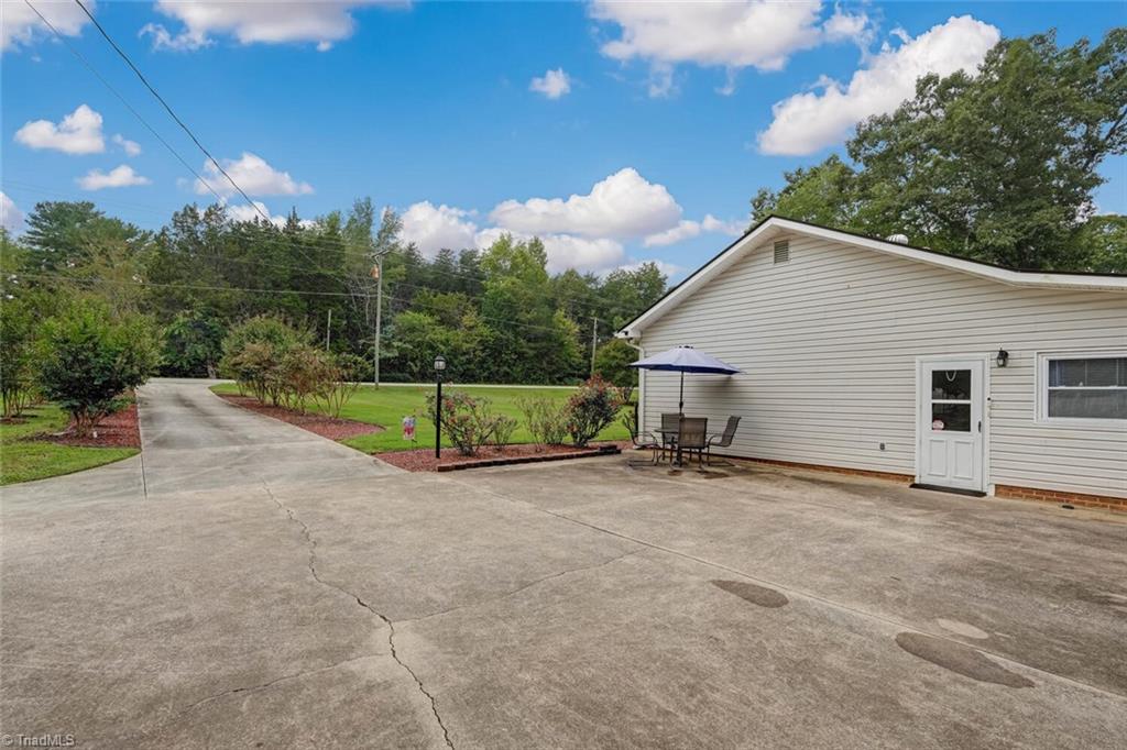 2391 Price Road Eden, NC 27288 - Photo 6 of 30 Gallery Image 6