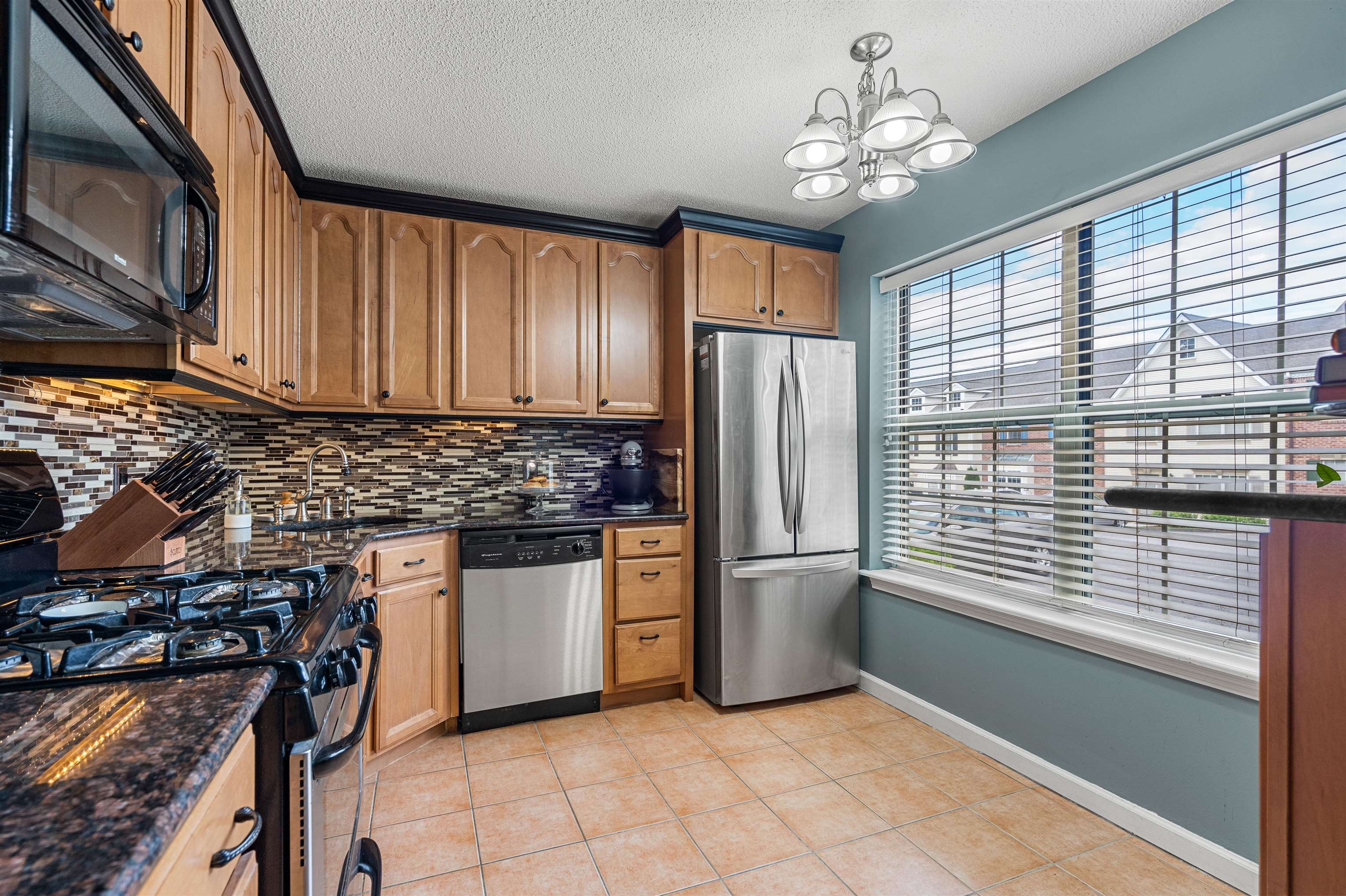 110 Middlesex Road Merrimack, NH 03054 - Photo 3 of 33