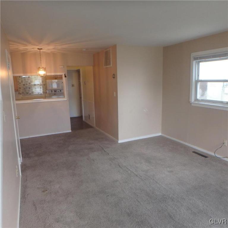 1523 Valley Road Bethlehem, PA 18018 - Photo 4 of 16 Gallery Image 4