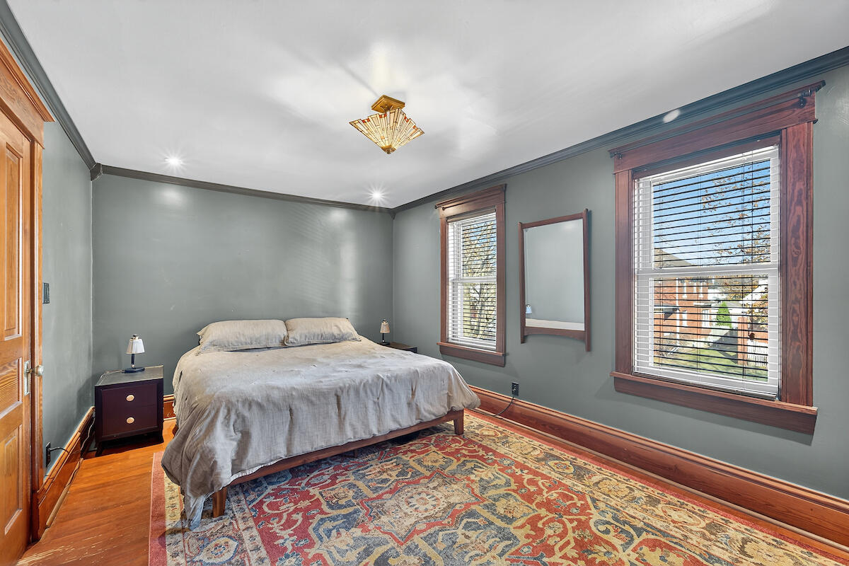 2423 Hansen Avenue Racine, WI 53405 - Photo 15 of 20 Primary bedroom